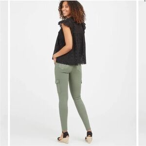 Spanx Stretch Twill ankle cargo pants olive green EUC